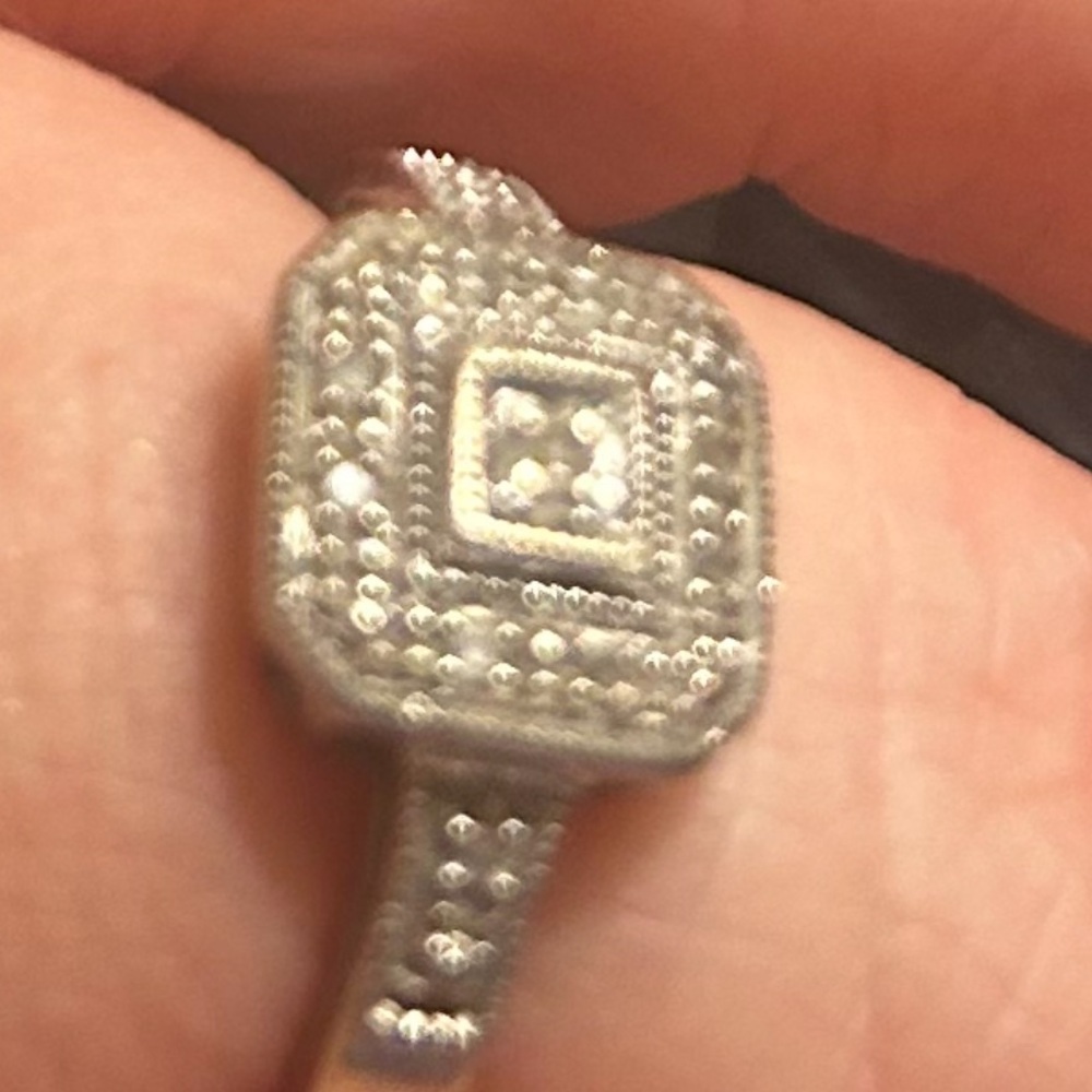10k white gold ring with diamonds